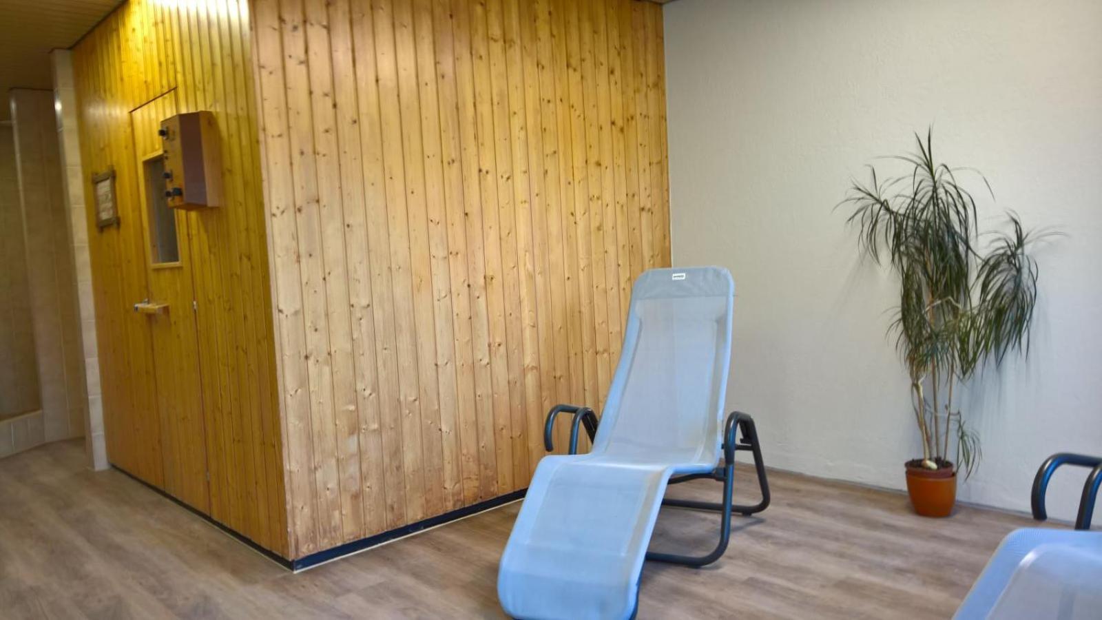 Moderne Dachwohnung Naehe Zermatt Mit Balkon Täsch Dış mekan fotoğraf