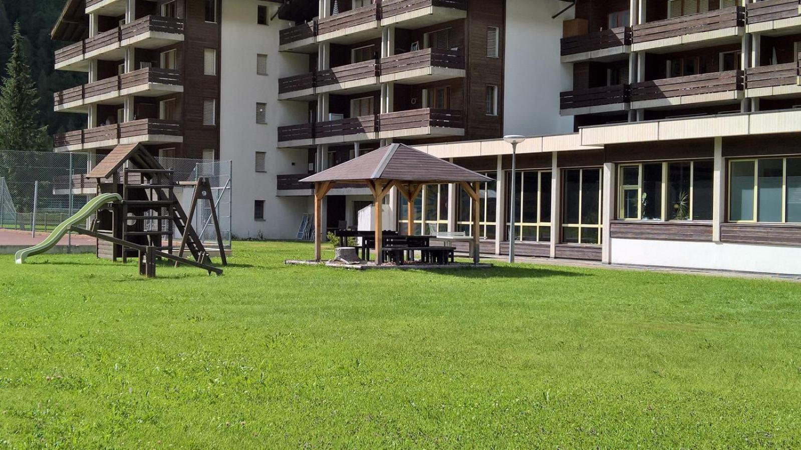 Moderne Dachwohnung Naehe Zermatt Mit Balkon Täsch Dış mekan fotoğraf